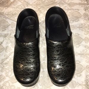 Black and silver Size 9(size 39) Dansko shoes